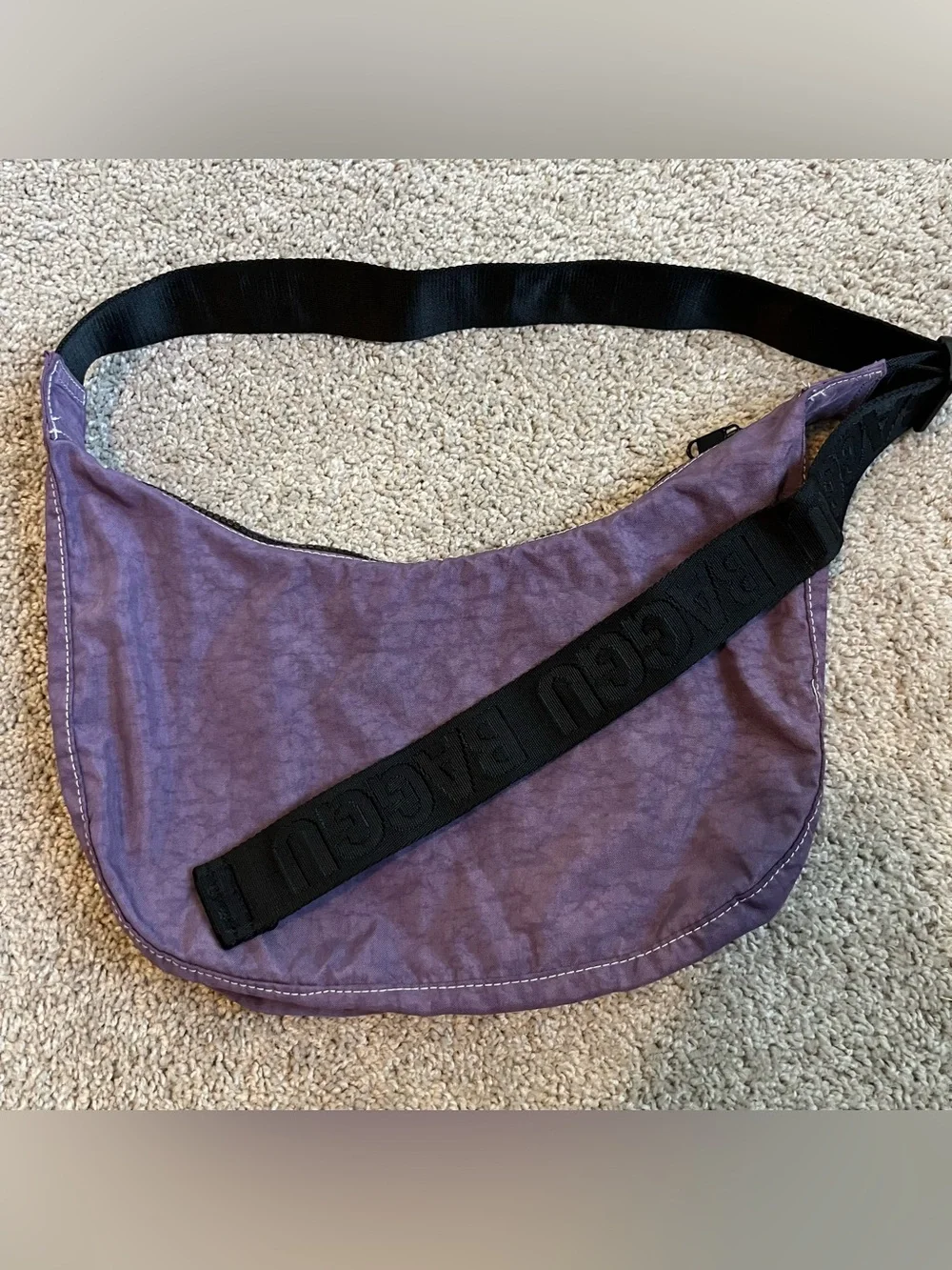 BAGGU Medium Grape Jelly Crescent - Picture 4 of 6
